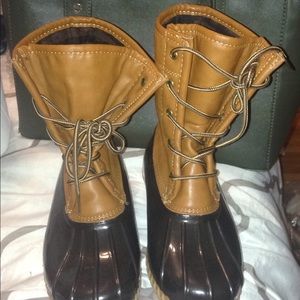 AUTHENTIC DUCK BOOT